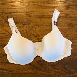 Victoria’s Secret t-shirt bra